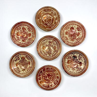 Hispano-Mauresque - 7 petites coupes en céramique lustrée - XVIIIe siècle