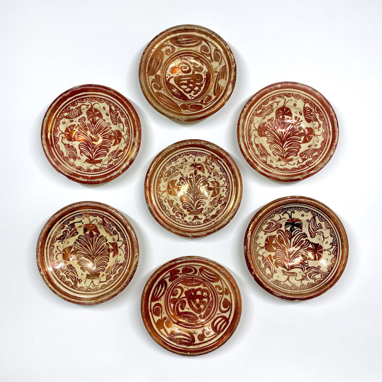 Hispano-Mauresque - 7 petites coupes en céramique lustrée - XVIIIe siècle