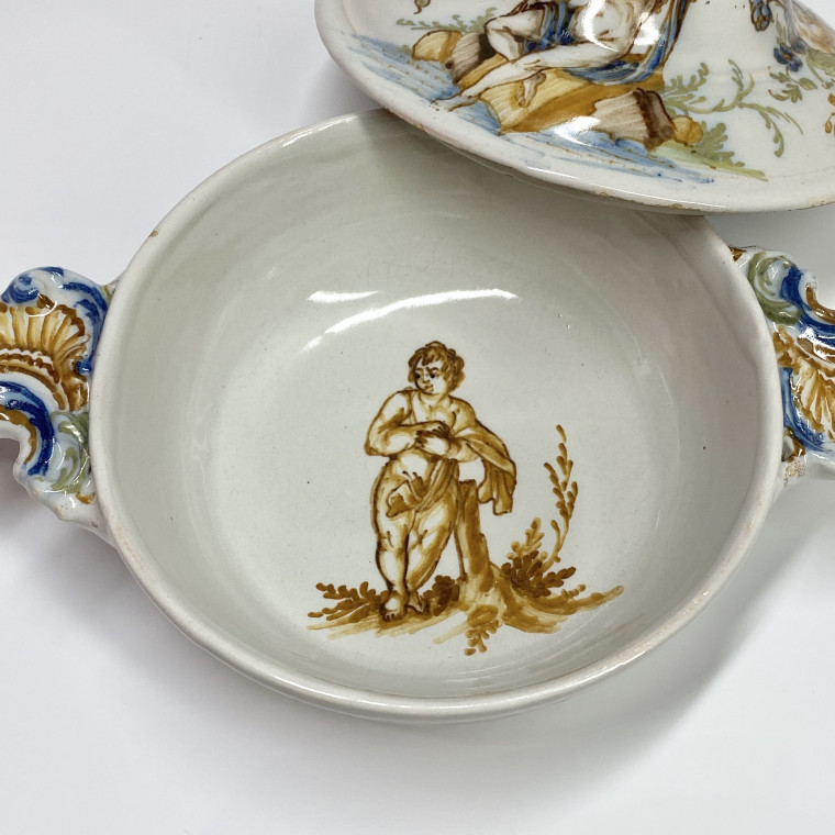 Lyon - Rare écuelle à bouillon - XVIIIe siècle