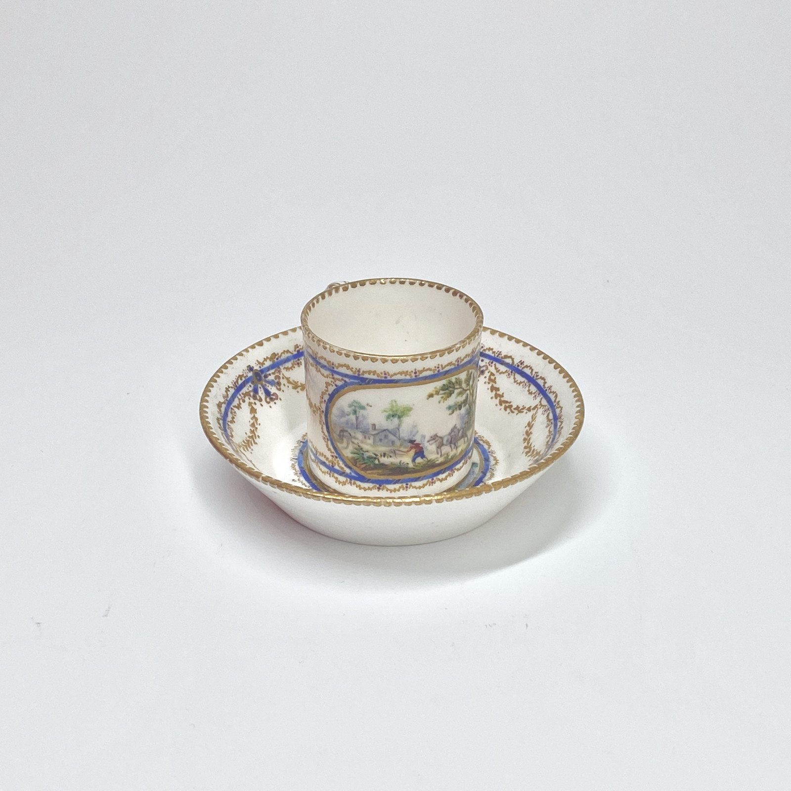 Cup and saucer "Mignonnette" in soft Sèvres porcelain - Eighteenth century