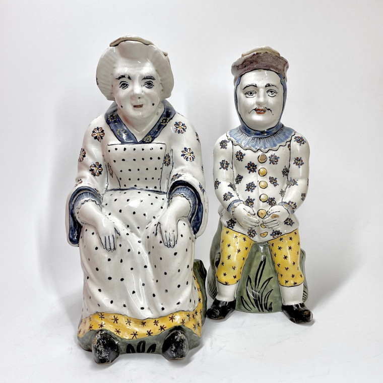 Lille - Paire de pichets "Jacquot et Jacqueline" - XVIIIe siècle