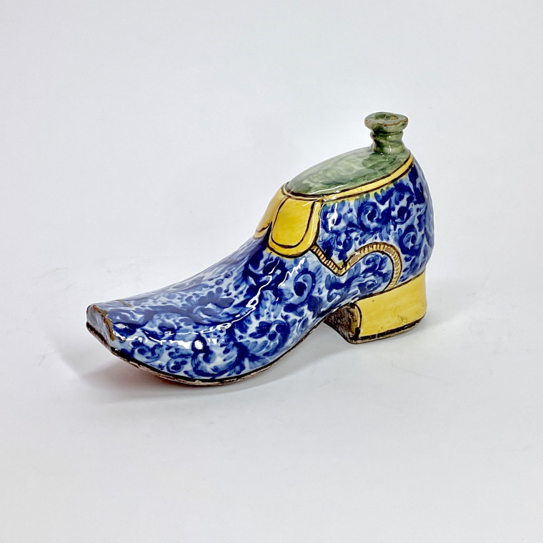 Caltagirone (Sicile) - Gourde en forme de soulier - Fin du XVIIe Début du XVIIIe siècle.