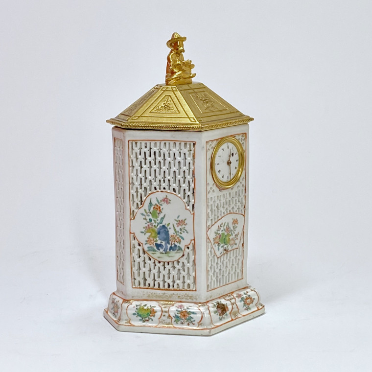 China - Small porcelain clock - Qianlong period (1736 - 1795)