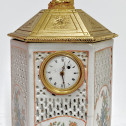 Chine - Petite pendule en porcelaine - Époque Qianlong (1736 - 1795)