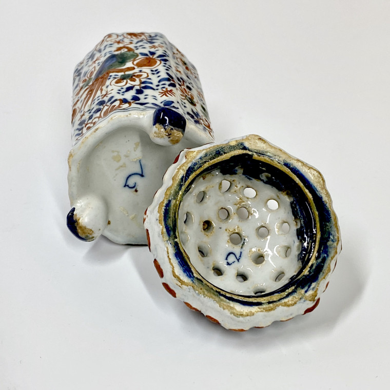 Delft - Rare polychrome cruet holder with three compartments - Eighteenth century