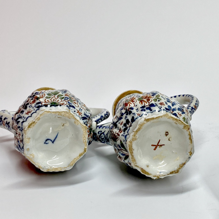 Delft - Rare porte-Huilier polychrome à trois compartiments - XVIIIe siècle
