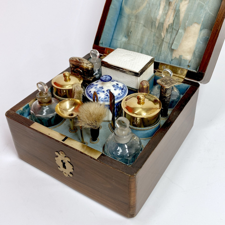 Coffret - nécessaire de voyage d'époque Louis XV