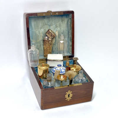 Coffret - nécessaire de voyage d'époque Louis XV