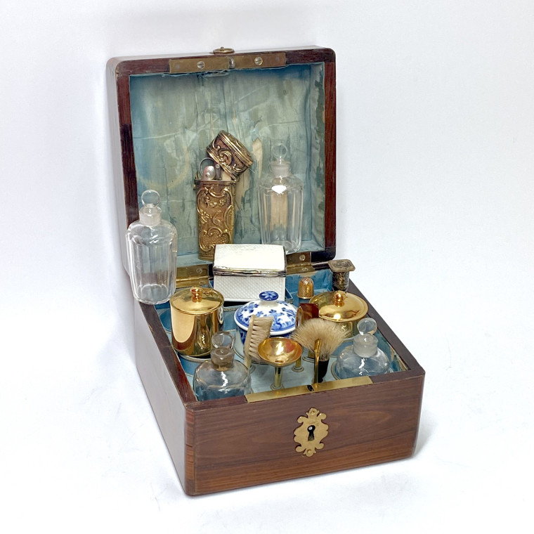 Coffret - nécessaire de voyage d'époque Louis XV