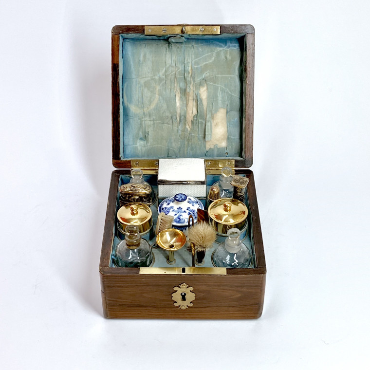 Coffret - nécessaire de voyage d'époque Louis XV