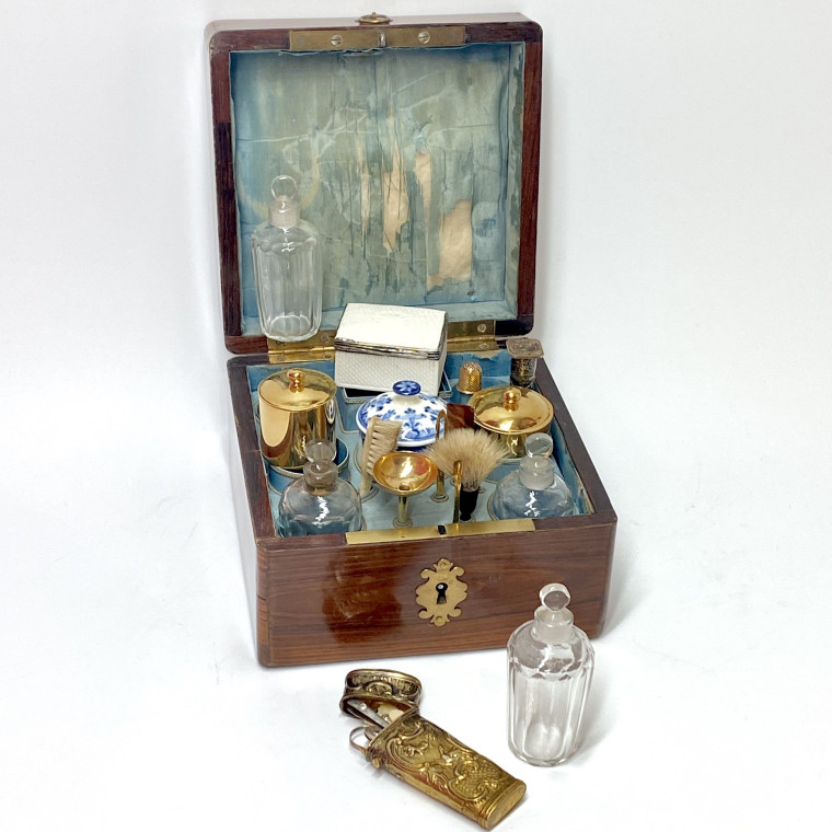 Box Louis XV period travel kit - Eighteenth century