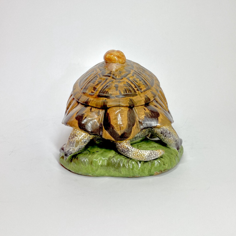 Strasbourg - Tortue en trompe l’oeil - Manufacture Paul Hannong, vers 1750-1754