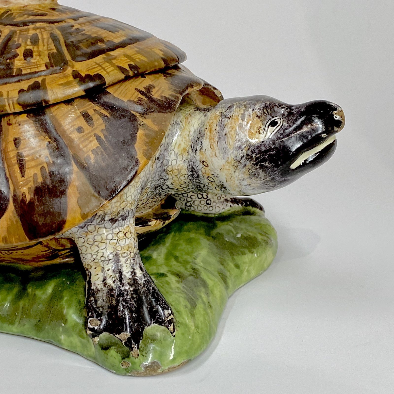 Strasbourg - Tortue en trompe l’oeil - Manufacture Paul Hannong, vers 1750-1754