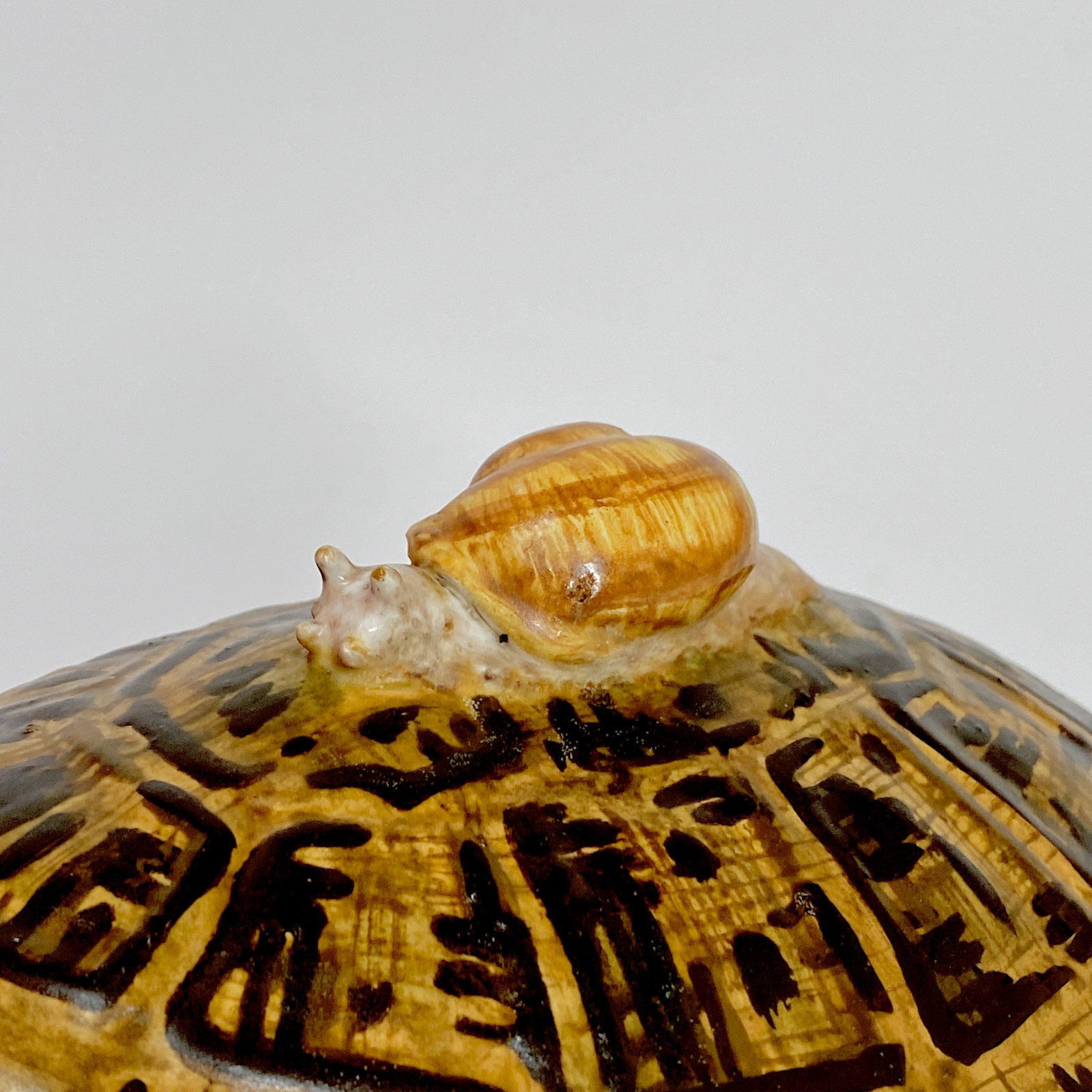 Strasbourg - Tortoise with trompe l'oeil - Manufacture Paul Hannong, about 1750-1754