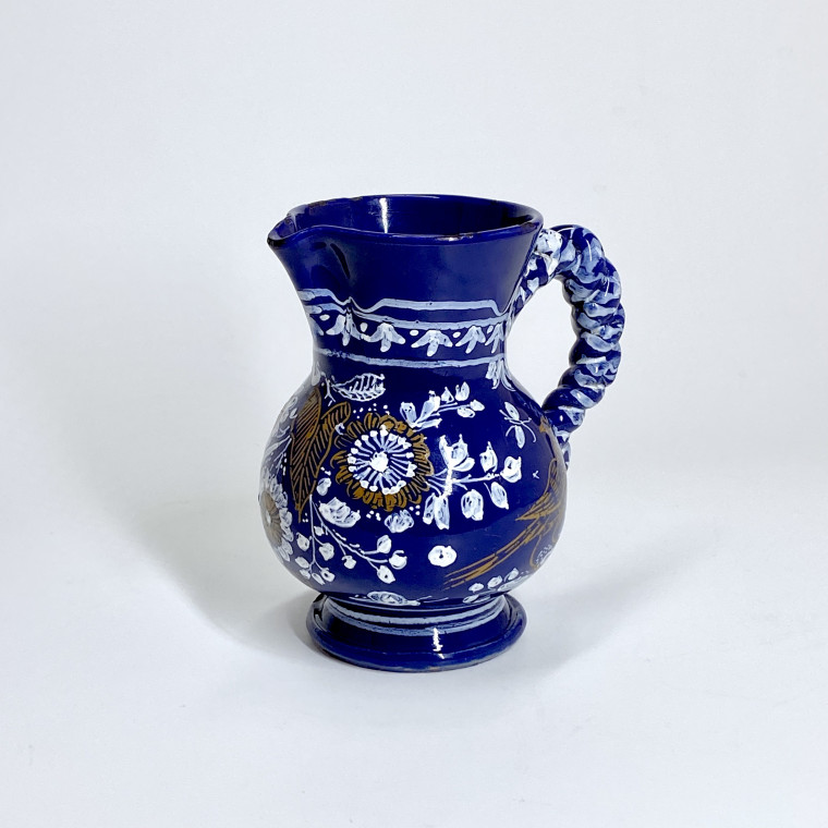Nevers - Petit pichet en faïence à fond bleu persan - XVIIe siècle - Vers 1650