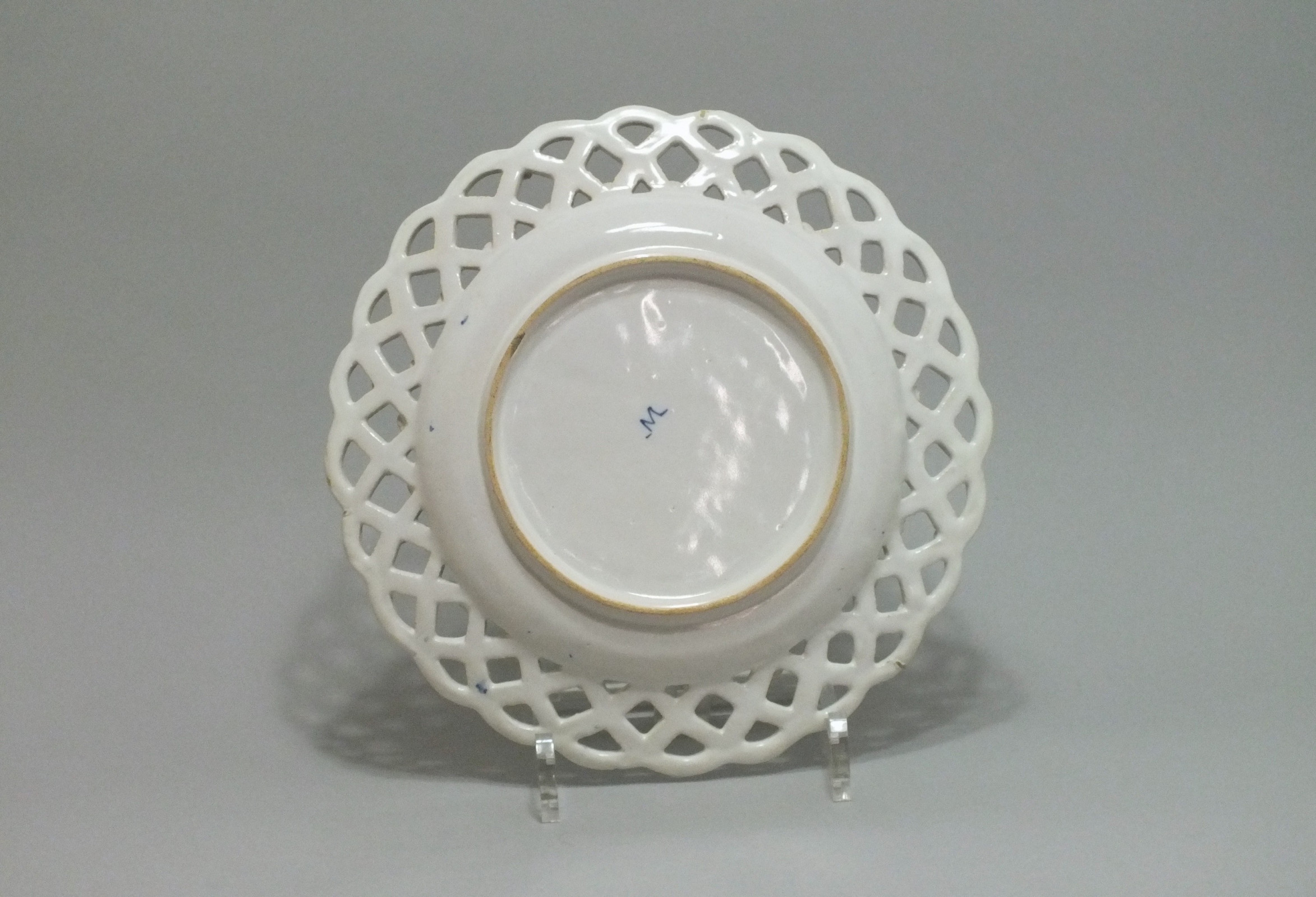 Marieberg (Suéde) - Assiette à bordure ajourée - XVIIIe Siècle