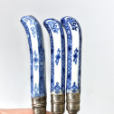 Trois fourchettes avec manche en porcelaine de Saint-Cloud - Vers 1710-1730