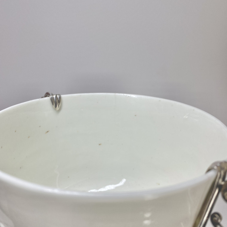 Saint-Cloud - Covered pot mounted in silver - Eighteenth century