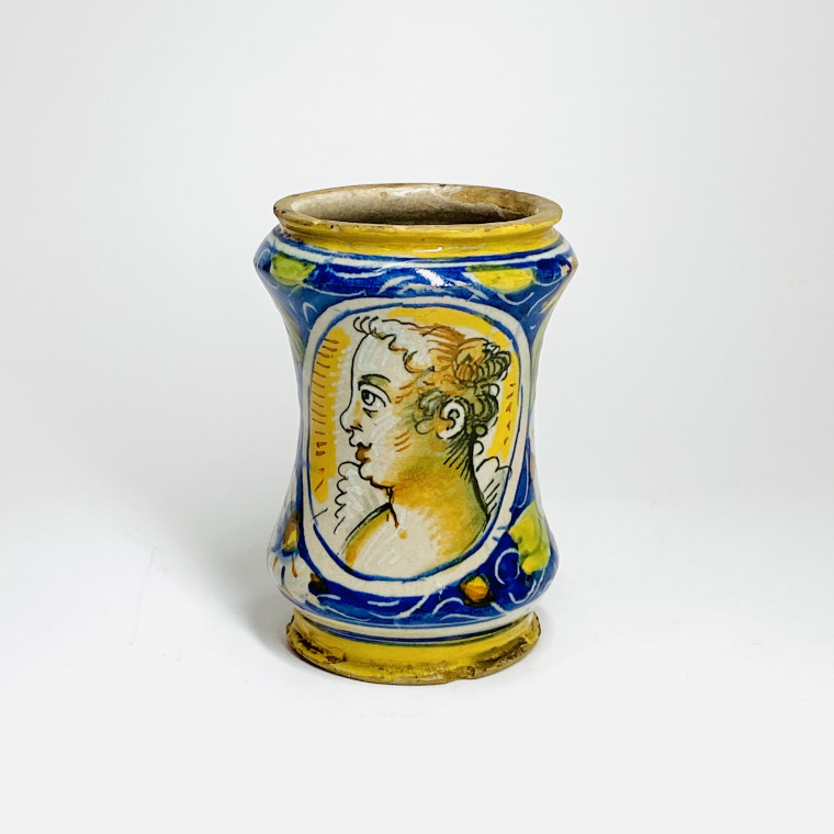 Petit albarello en majolique de Venise - XVIe siècle