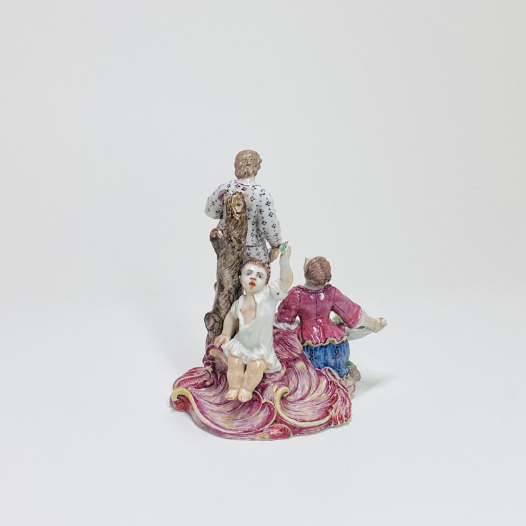 Doccia - Groupe figurant un couple et un enfant - XVIIIe siècle