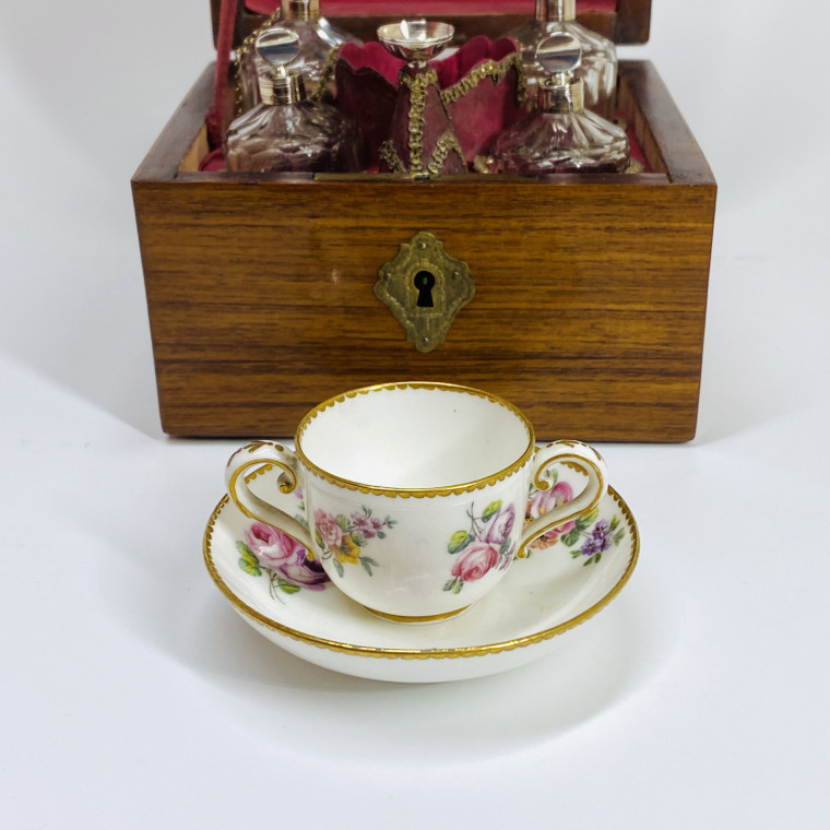 Coffret à parfum de voyage d'époque Louis XVI