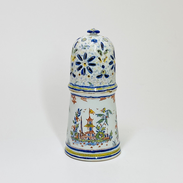 Saupoudreuse en faïence de Rouen - XVIIIe siècle