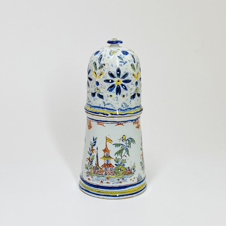 Saupoudreuse en faïence de Rouen - XVIIIe siècle