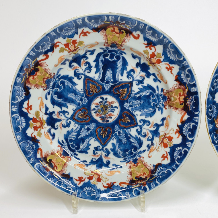 Chine - Paire de plats à décor de lambrequins - Epoque Kangxi (1661-1722)