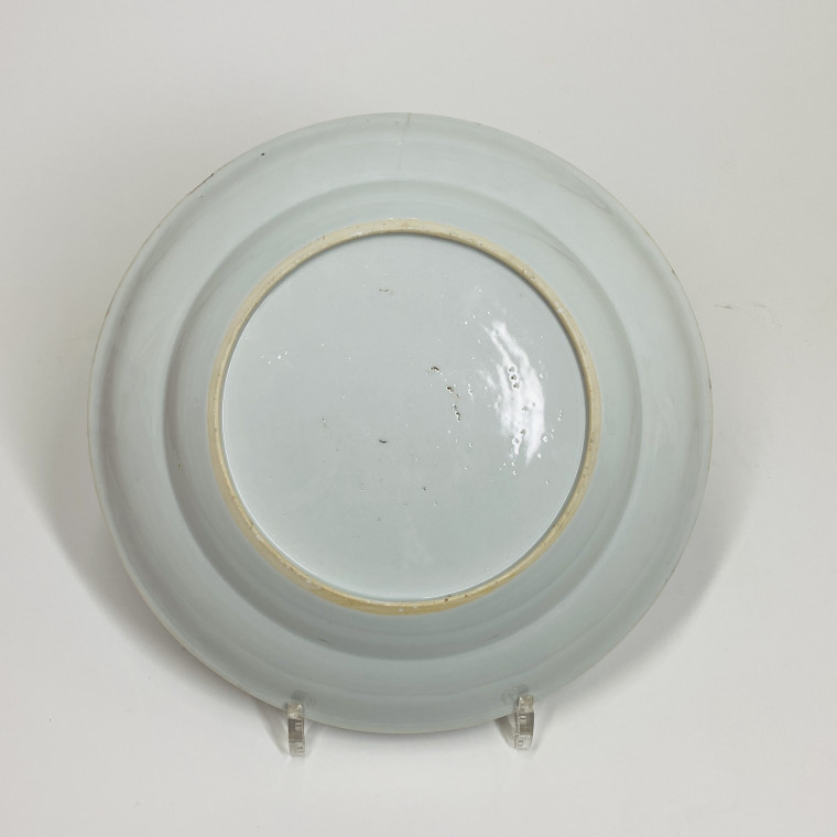 China - Pair of dishes decorated with lambrequins - Kangxi period (1661-1722)
