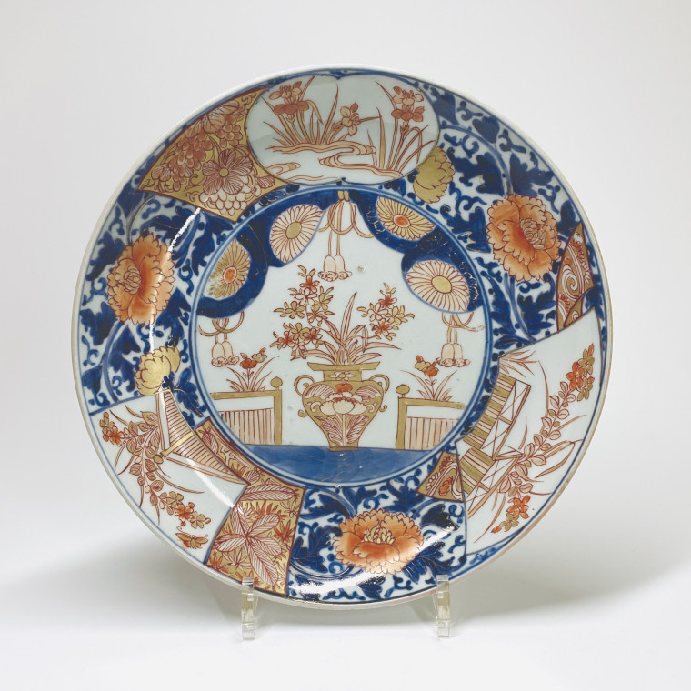 JAPON - Paire de coupes rondes à décor dit "Imari" - XVIIIe siècle