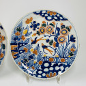 Delft - Paire d'assiettes polychrome - XVIIIe siècle