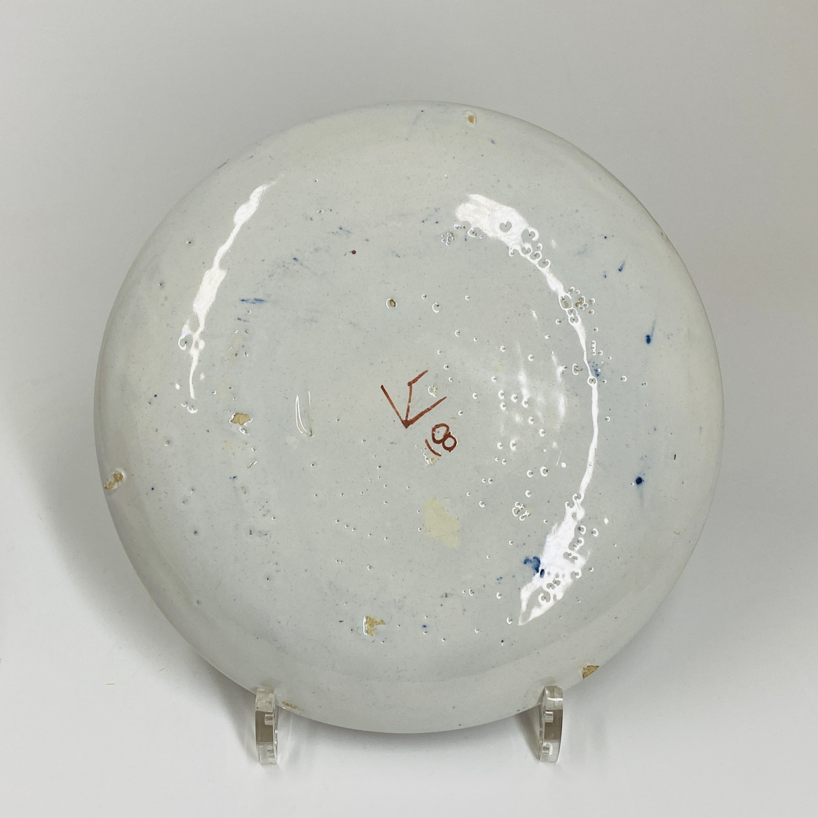 Delft - Paire d'assiettes polychrome - XVIIIe siècle