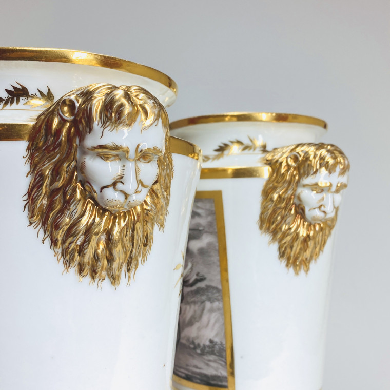 Lille - Pair of vases with grisaille decoration - Eighteenth century
