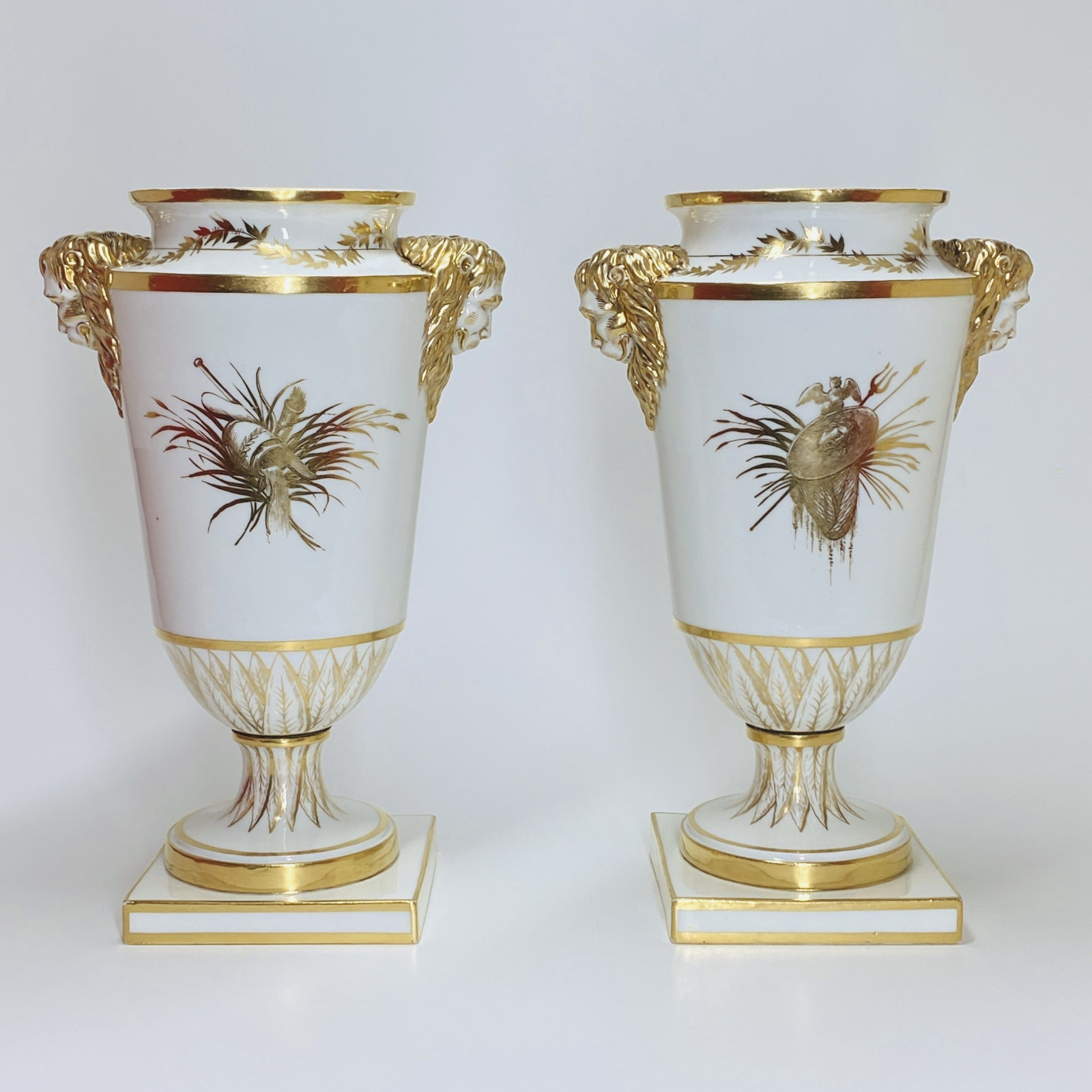 Lille - Pair of vases with grisaille decoration - Eighteenth century