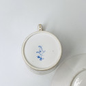 Sèvres - Grande tasse litron en porcelaine tendre - XVIIIe siècle