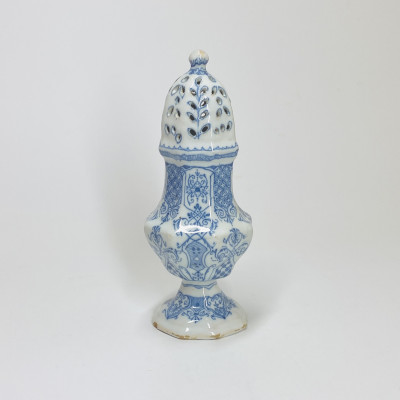 Montpellier - Sprinker decorated with lambrequins - Eighteenth century
