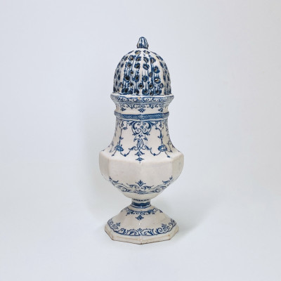 Marseille - Baluster-shaped sprinkler - Eighteenth century