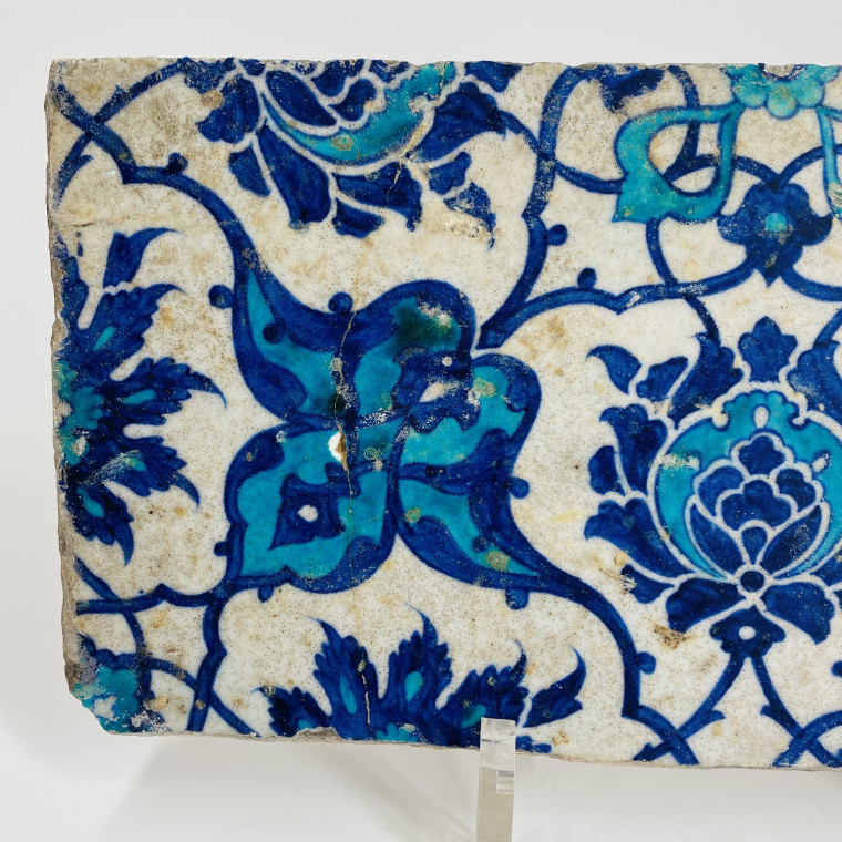 Iznik - Carreau en bleu et turquoise - Deuxième quart du XVIe siècle