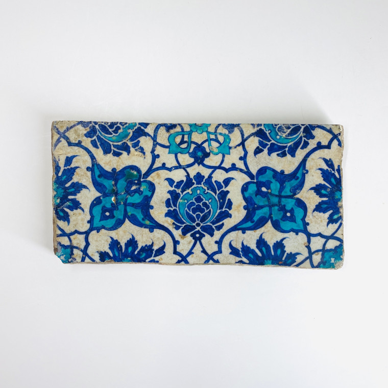 Iznik - Carreau en bleu et turquoise - Deuxième quart du XVIe siècle