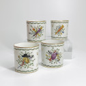 Paris - Quatre tasses à décor de trophées - Fin du XVIIIe siècle