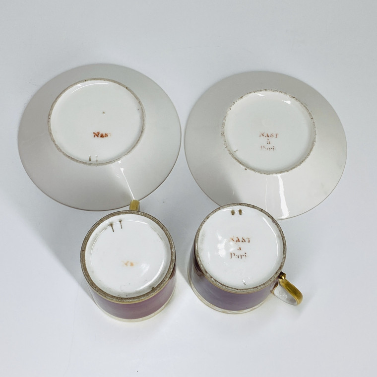 Paris (Nast) - Deux tasses à fond de couleur - début du XIXe siècle