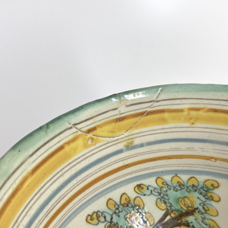 Talavera - Deux coupes à décor d'un échassier et d'un lièvre - Deuxième moitié du XVIIe siècle