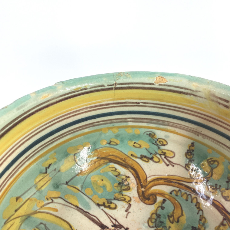 Talavera - Deux coupes à décor d'un échassier et d'un lièvre - Deuxième moitié du XVIIe siècle