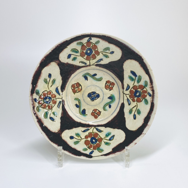 Kutahya (Turquie ottomane) - Trois coupelles à décor floral - XVIIIe siècle