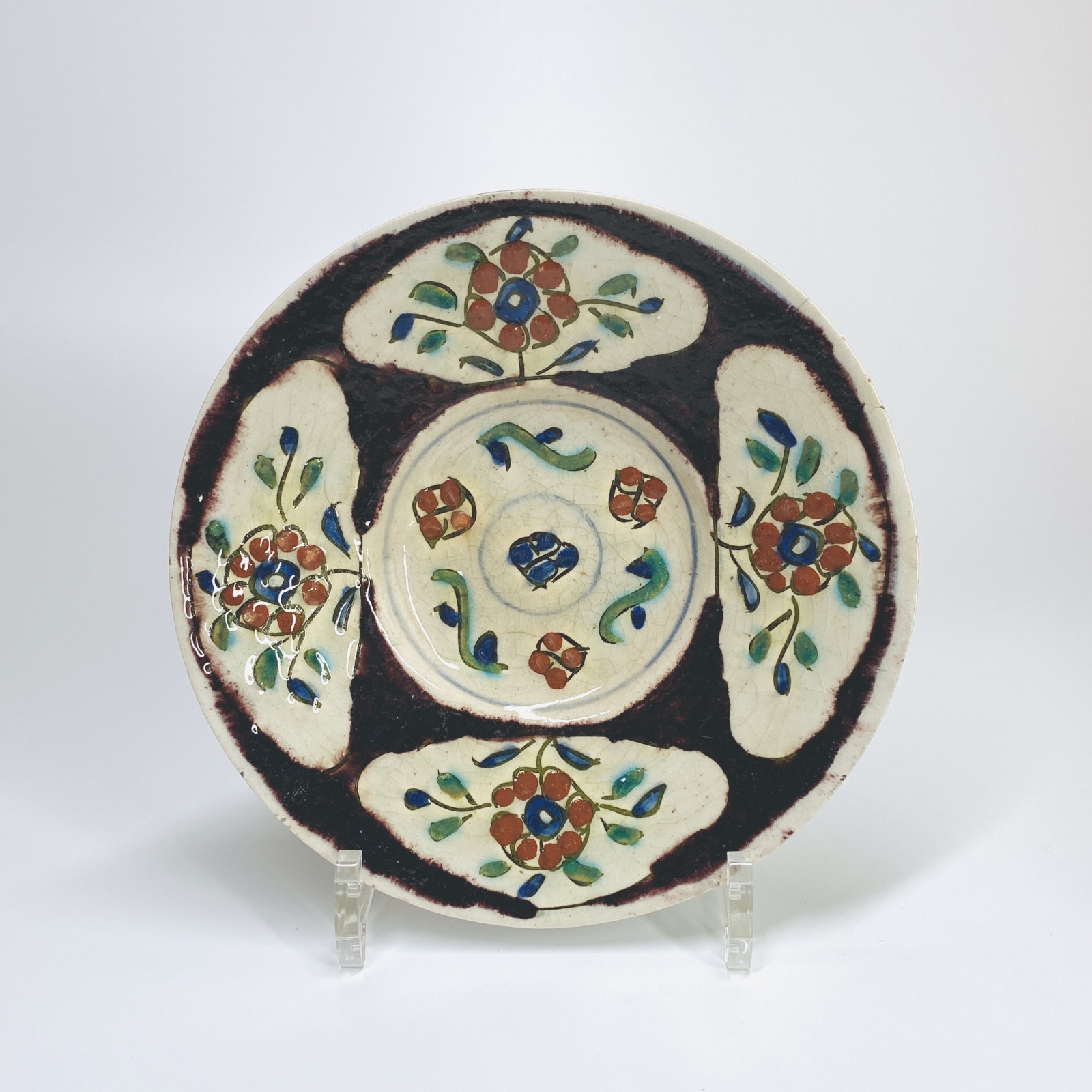 Kutahya (Turquie ottomane) - Trois coupelles à décor floral - XVIIIe siècle