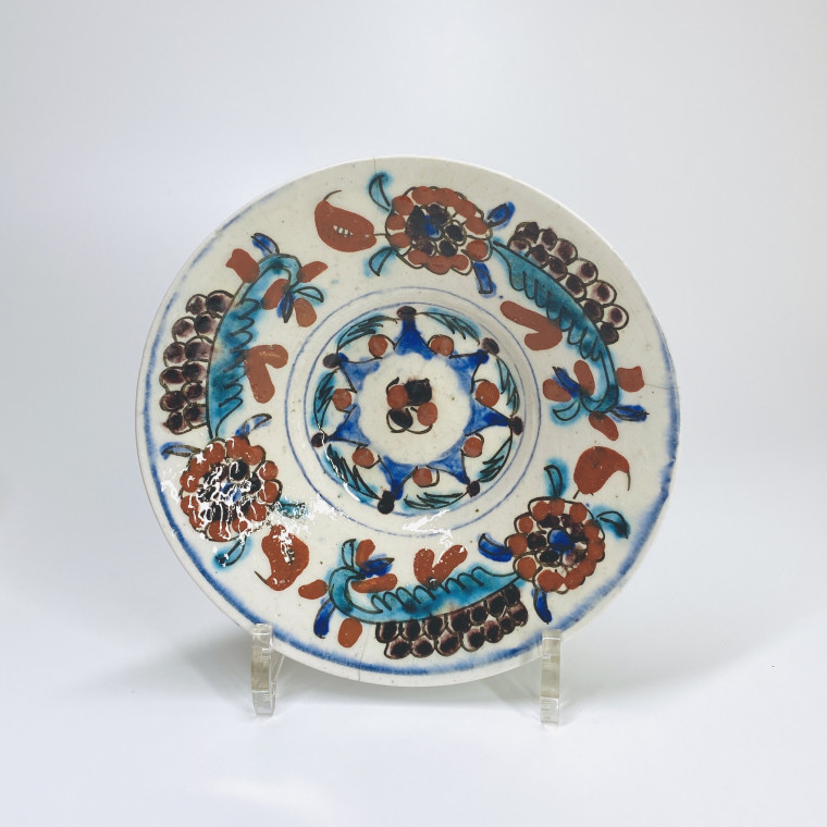 Kutahya (Turquie ottomane) - Trois coupelles à décor floral - XVIIIe siècle