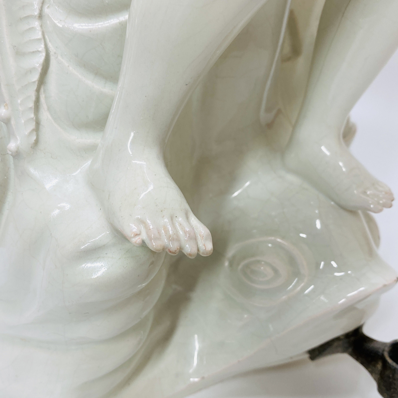 Grande fontaine émaillée blanche attribuée à Bruxelles - XVIIIe siècle