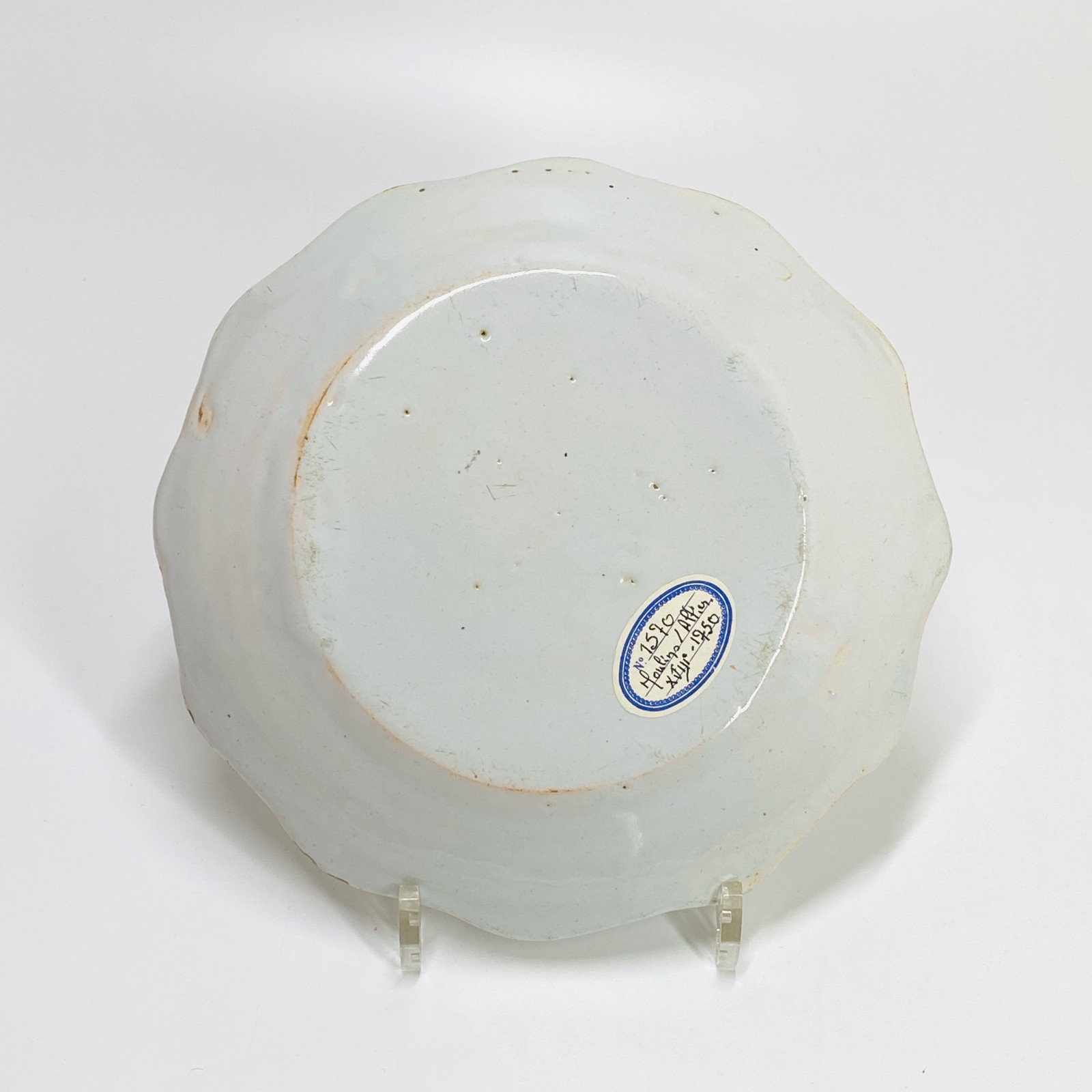 Moulins - Assiette à décor de deux Chinois sur un pont - XVIIIe siècle