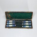 Coffret de 6 grands couteaux en porcelaine de Saint-Cloud - XVIIIe siècle