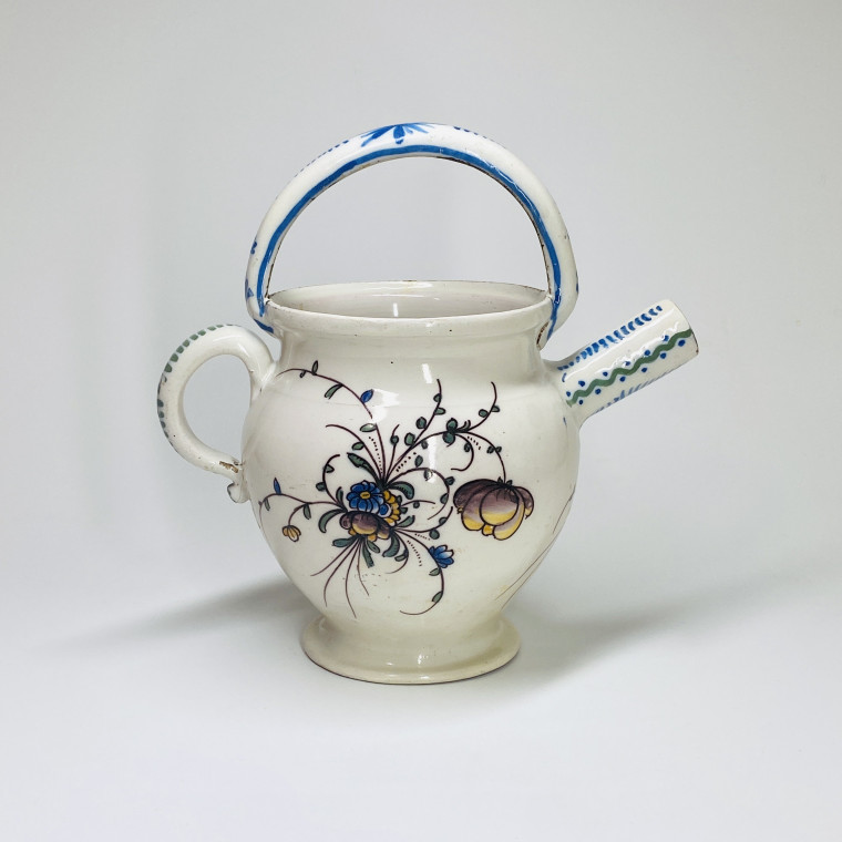 Grenoble - La Tronche - Gargoulette en faïence polychrome - XVIIIe siècle